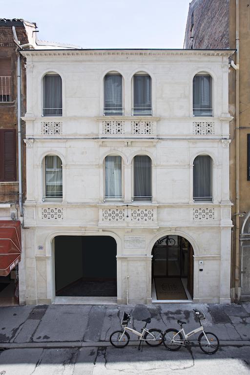 Borgoleoni 18 - Room And Breakfast Ferrara Kültér fotó