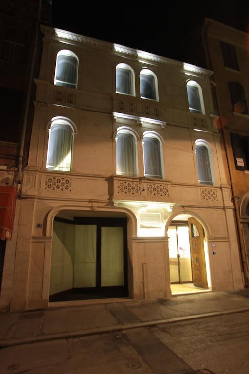 Borgoleoni 18 - Room And Breakfast Ferrara Kültér fotó
